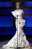 th_17852_Rihanna_Glamour_Magazine_Honors_The_2009_Women_of_the_Year_95_122_460lo.jpg